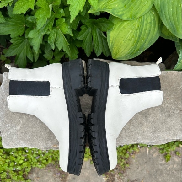 Marc Fisher Padmia White Leather Chelsea Combat Lug Sole Boots 7.5 - Picture 6 of 9